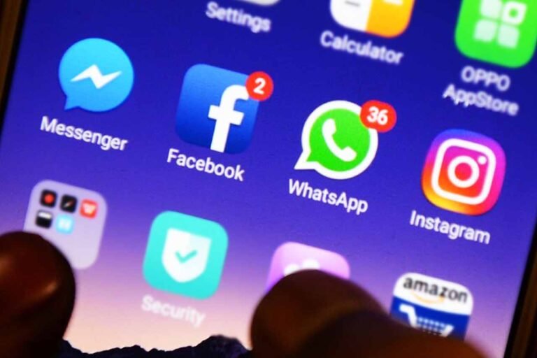 WhatsApp, Facebook and Instagram are down for everyone