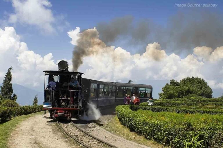 Fly to Darjeeling, Gangtok including these 2 best places