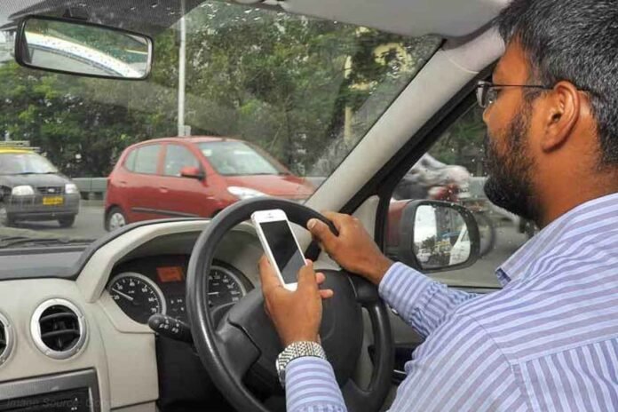 Challan won't be deducted if talk on the phone while driving