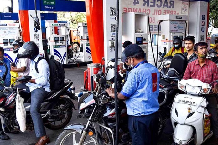 Petrol-diesel prices increased after 137 days in India