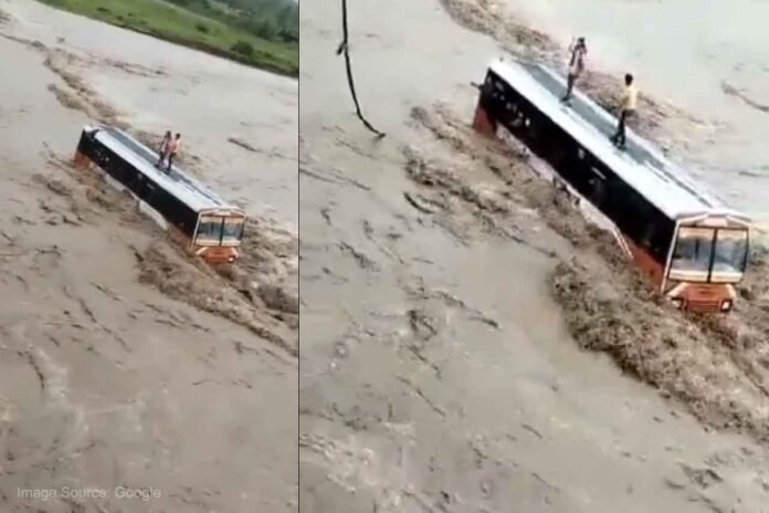 Strong current stuck a bus in Mandawali, UP