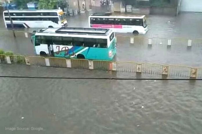 Water filled around Jalmahal due to torrential rains in Jaipur