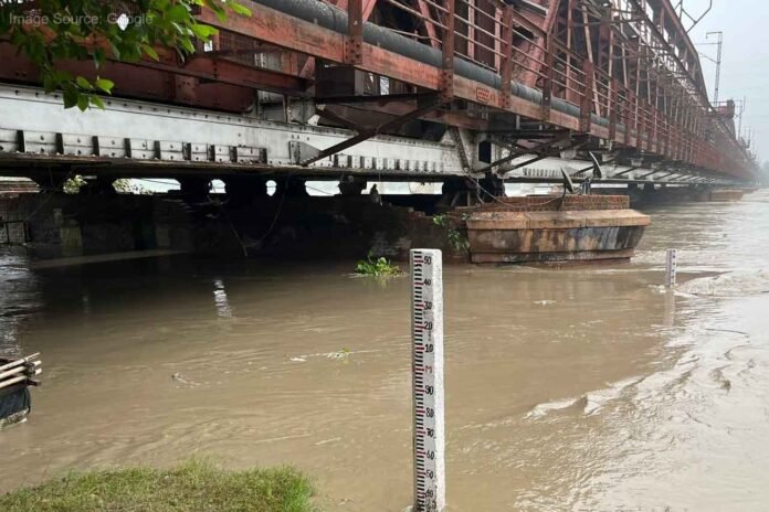 Yamuna water level above danger mark in Delhi