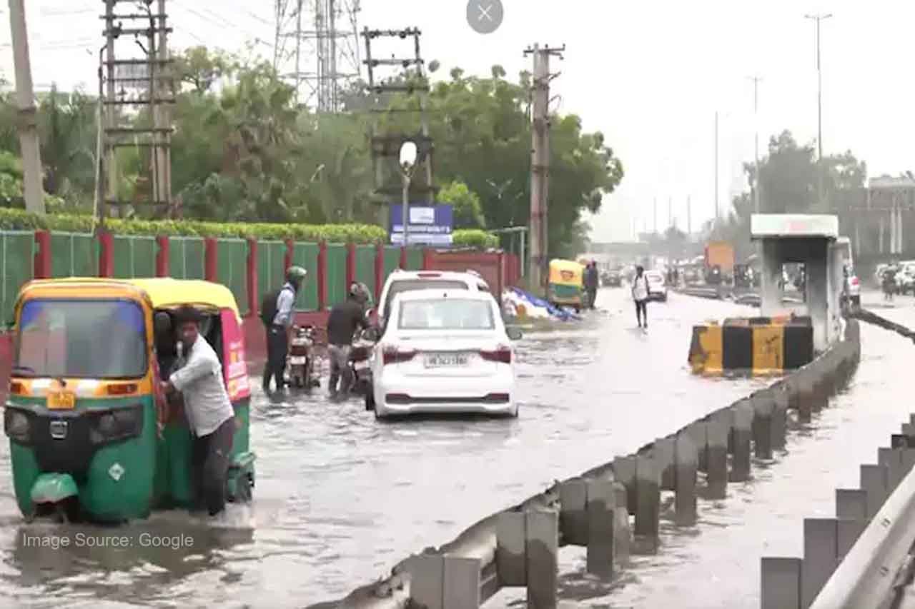 Delhi-NCR submerged due to heavy rains, heavy jam on Delhi-Jaipur highway