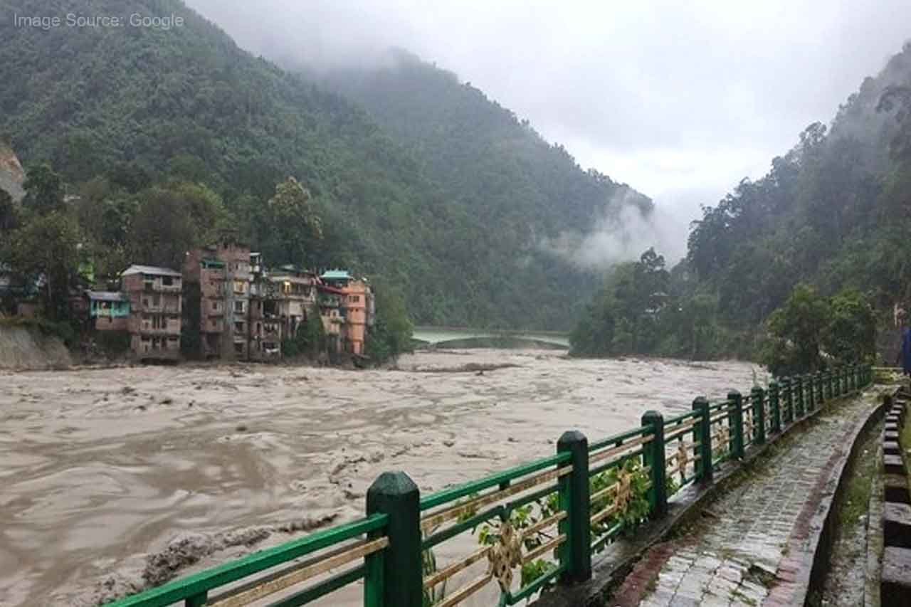 Teesta river flooded due to cloudburst late night in Sikkim, 43 people including 23 soldiers missing