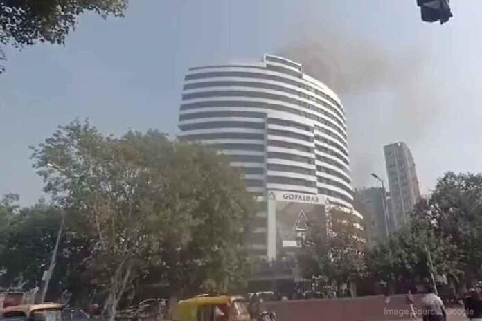 Fire breaks out in Delhi Barakhamba building
