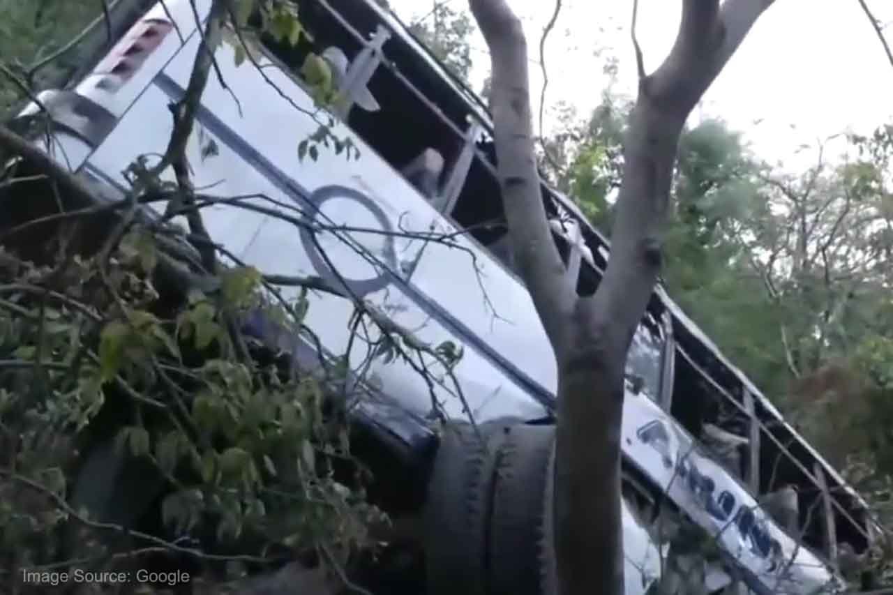 Terrorist attack in Reasi district of Jammu and Kashmir, bus coming from Shivkhori fell into a ditch